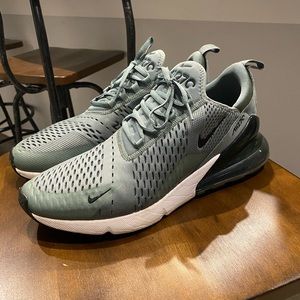 Mens Nike Airmax Sneakers. Size 12, great condition